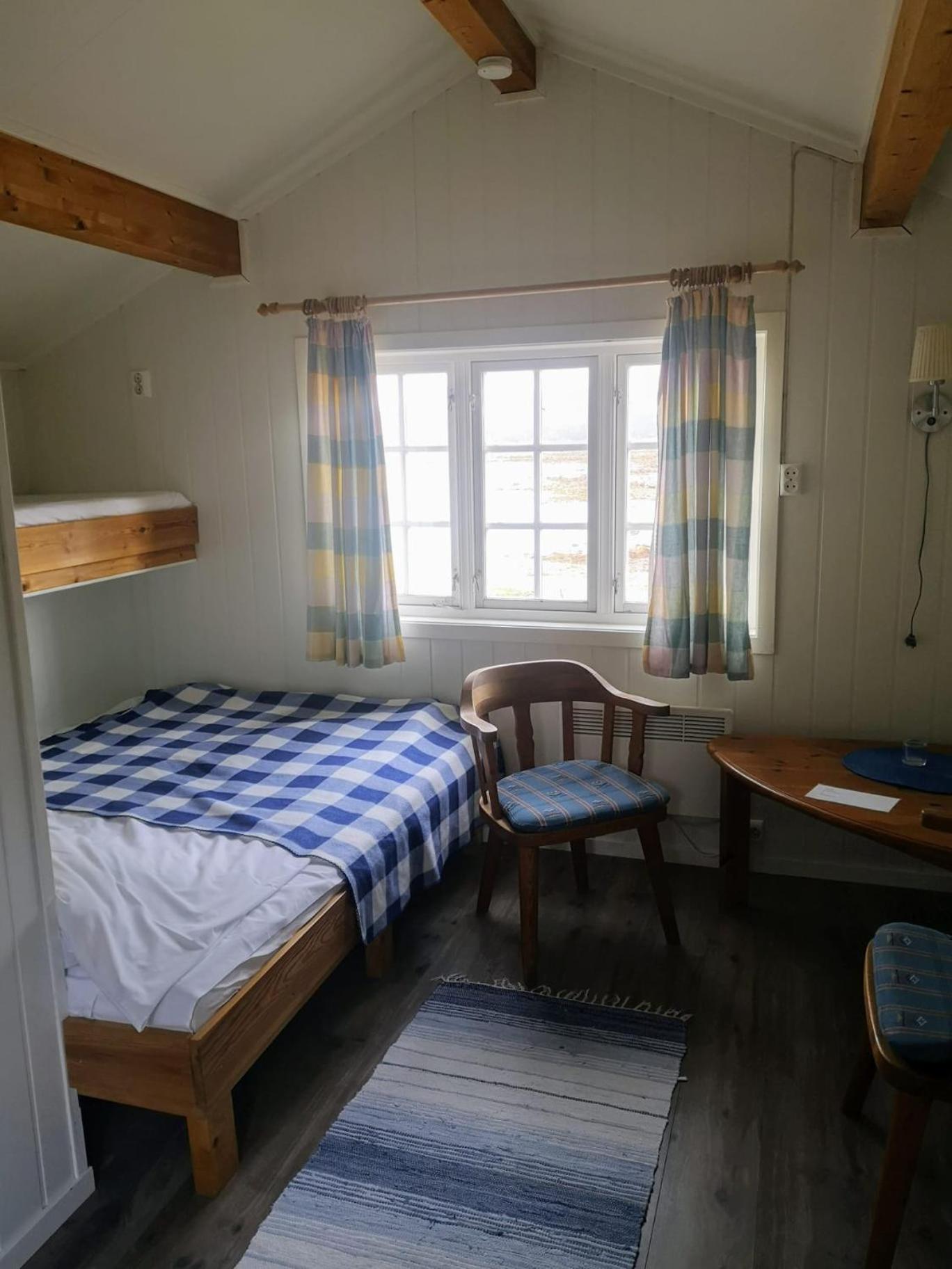 Ulvsvag Gjestgiveri Og Fjordcamping As Exteriör bild