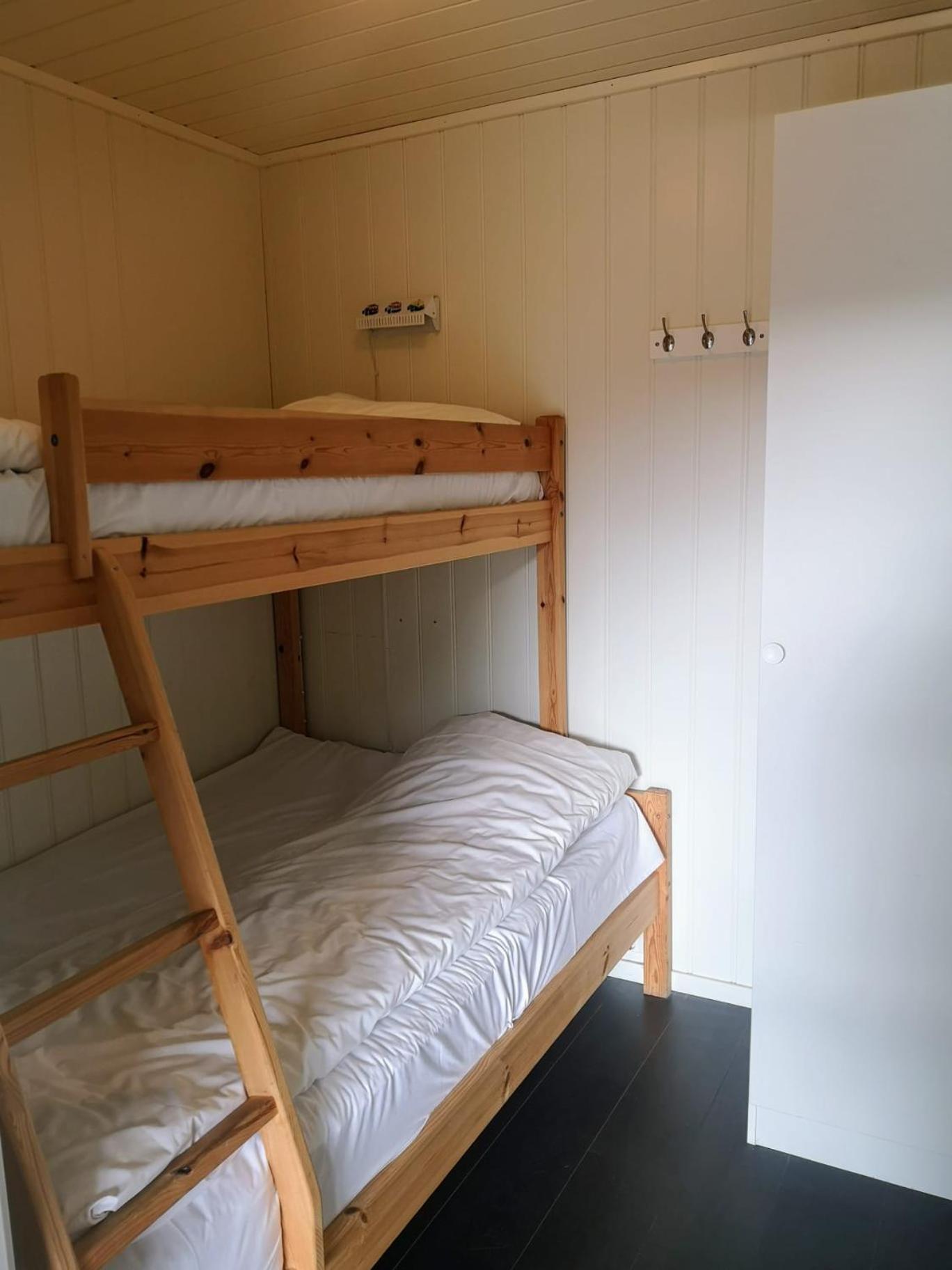 Ulvsvag Gjestgiveri Og Fjordcamping As Exteriör bild