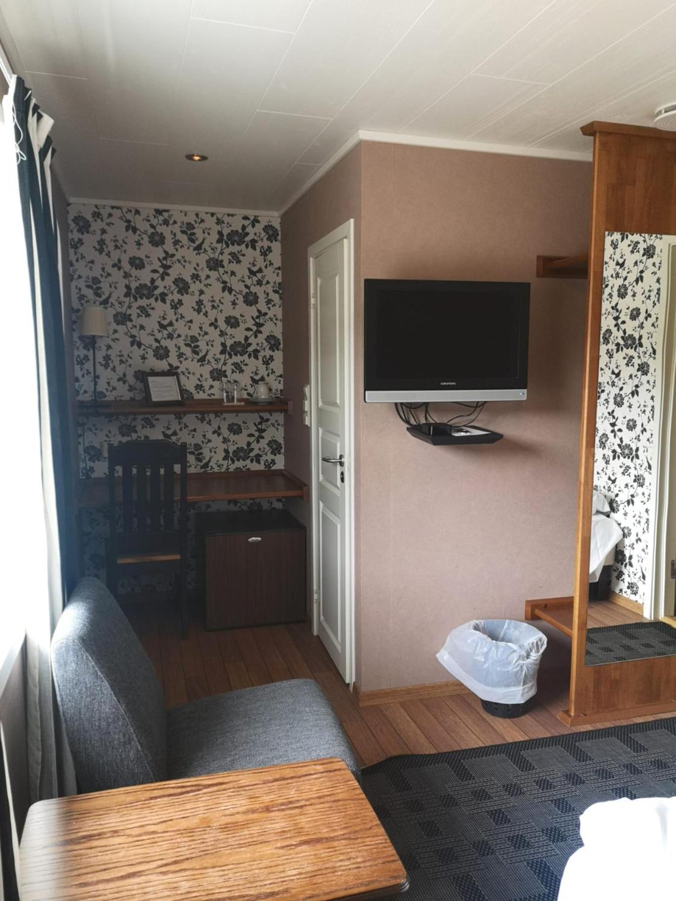 Ulvsvag Gjestgiveri Og Fjordcamping As Exteriör bild