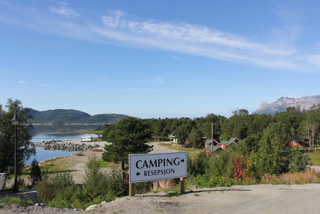 Ulvsvag Gjestgiveri Og Fjordcamping As Hotell Exteriör bild